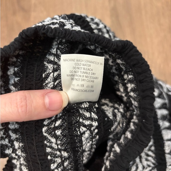 NWOT Blue Rain Black and White Patterned Mini Skirt, Size Small - Picture 5 of 8